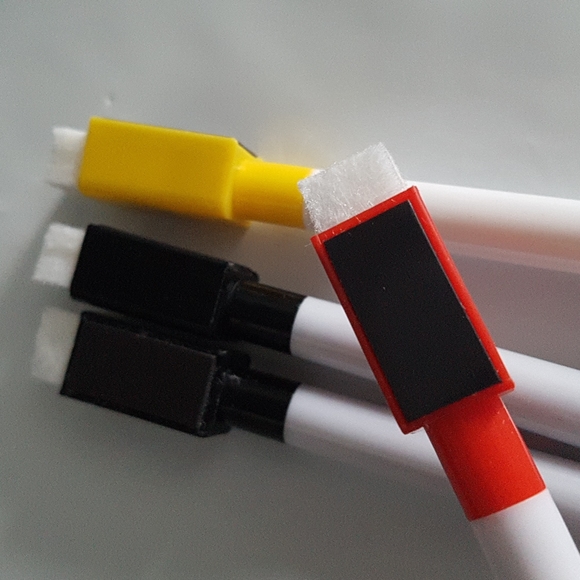 2/15$ NEW 4 pcs Erasable Magnetic Markers for White Boards (Small) - Picture 4 of 7